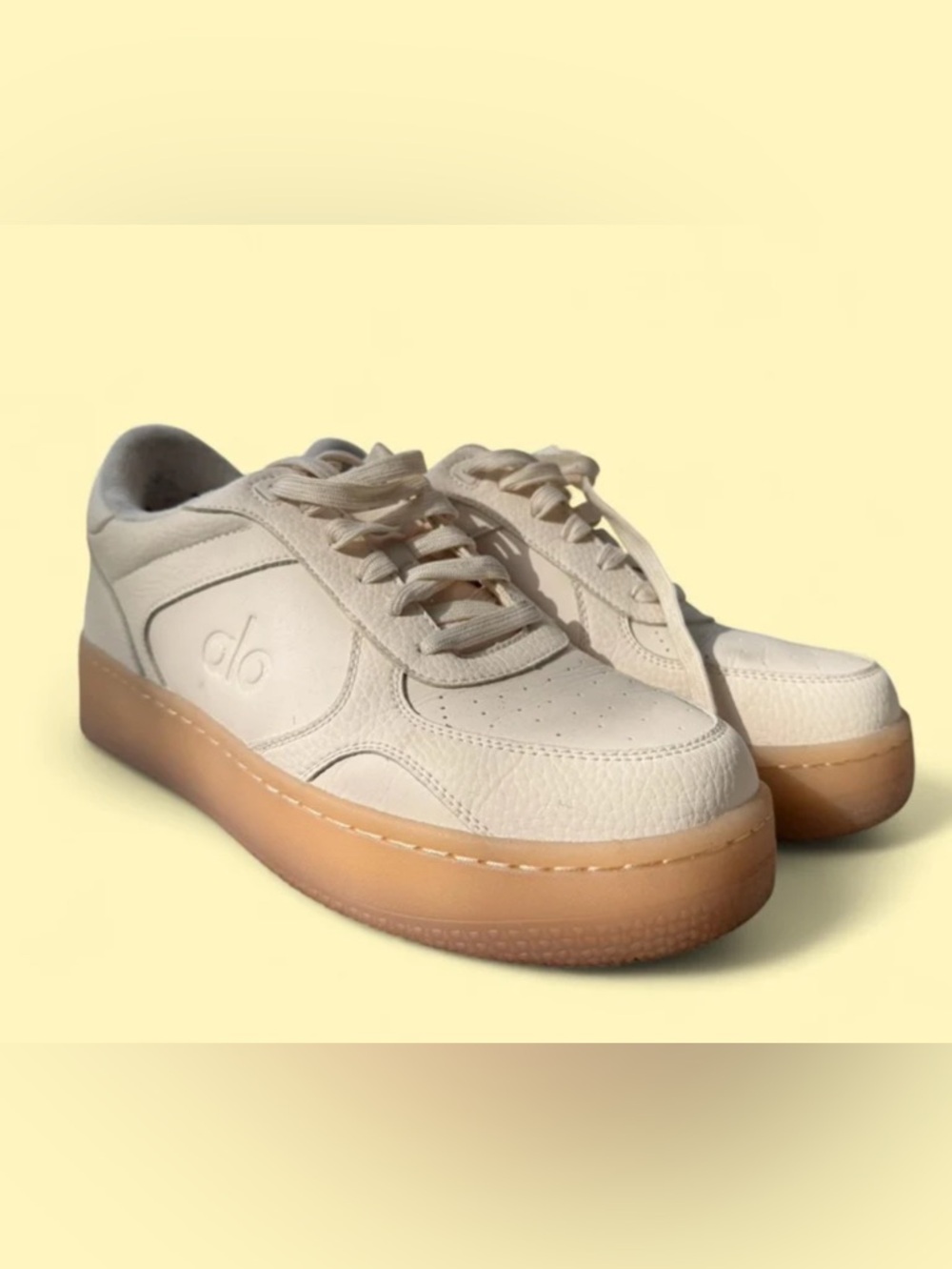 Alo Yoga gum trainers